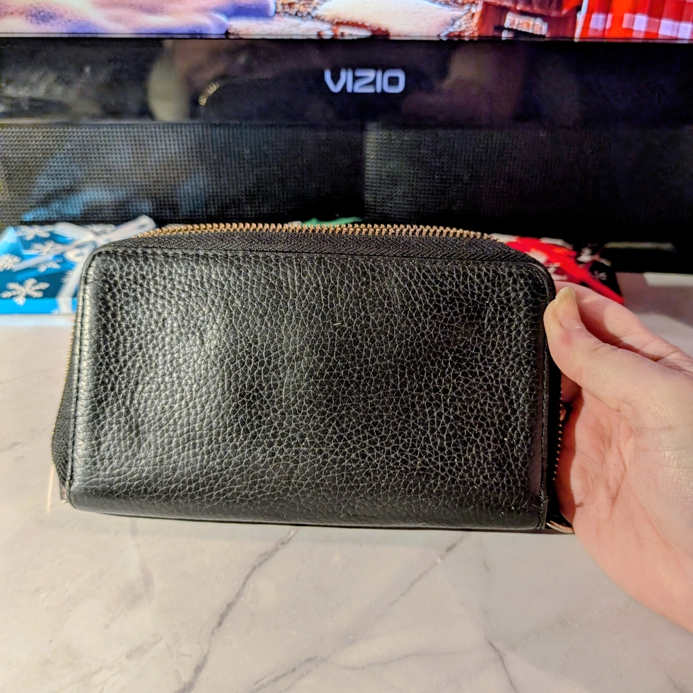 Michael Kors Black Leather Wristlet - EUC w/ New Strap 🎁🎁🎁🎁🎁 - Picture 3 of 6